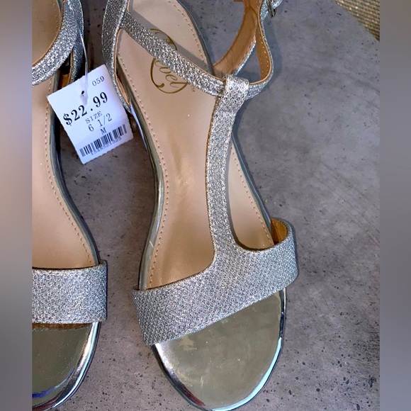 Rebel Wedge - Picture 10 of 14